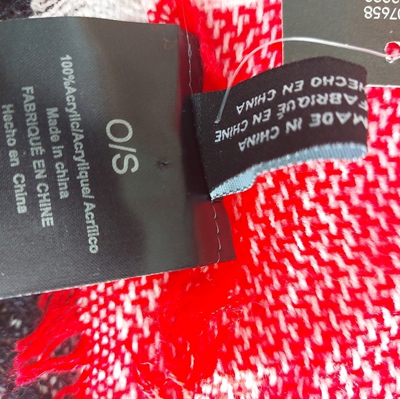 Scarves/Shawl - Picture 4 of 4